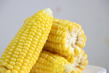 ゆでたトウモロコシ