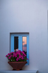 Obraz na płótnie Canvas ギリシャ　サントリーニ島の夕暮れ時のフィラの町並み