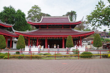 Fototapeta premium インドネシア スマランのサンポーコン寺院