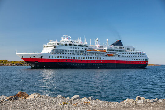 MS &laquo;Otto Sverdrup&raquo;, formerly MS &laquo;Finnmarken&raquo; is a cruise ship and former Hurtigruten ship, Expeditions,Helgeland,Nordland county,Northern Norway,scandinavia,Europe