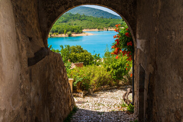 View on lake of Sainte Croix from Bauduen, Verdon gorge, Provence, Provence Alpes Côte d'Azur, France  - obrazy, fototapety, plakaty