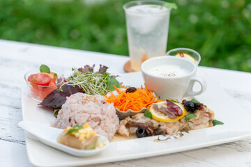 カフェのランチプレート　