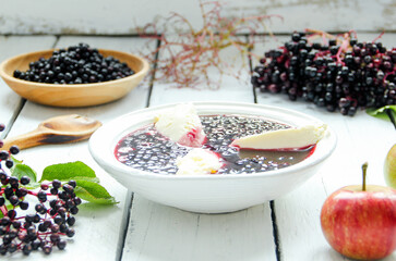 Holundersuppe Suppe Holunder schwarz Schwarzer Holunder 