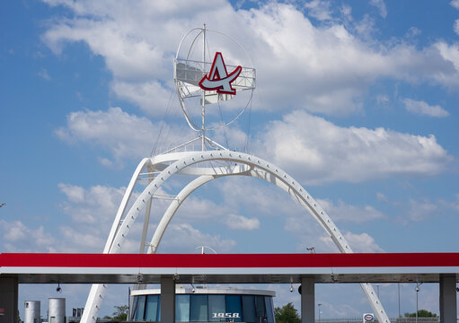 Futuristic three-arch architecture of the Villoresi Ovest motorway station, a rest area on the A8 Milan-Varese motorway, Lainate exit. Year 1958