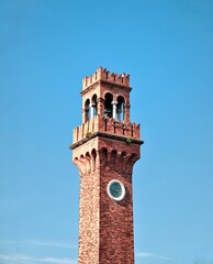 Obraz premium red tower in venice