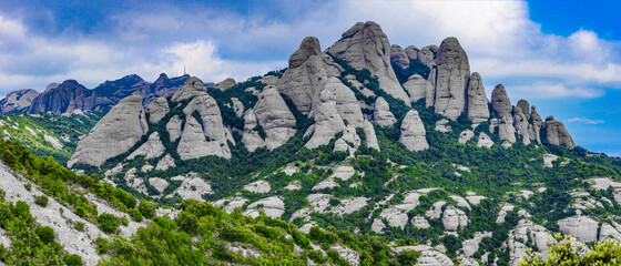 モンセラットの奇形岩山（カタルーニャ州） - obrazy, fototapety, plakaty