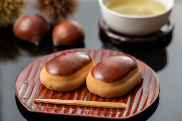 栗饅頭とお茶　秋イメージ