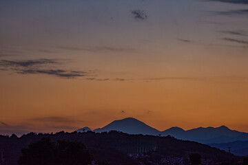 高崎市から見る夕焼けの浅間山