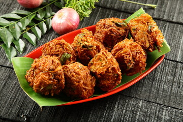 Indian vegetarian, vegan snack foods- onion fritters, Pyaaz Pakoda 