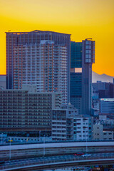 Fototapeta na wymiar 夕日に照らされる東京の町並み