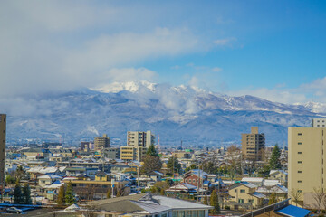 Naklejka premium 雪に覆われた福島の街のイメージ