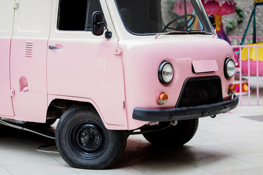 Vintage van - uaz 452
