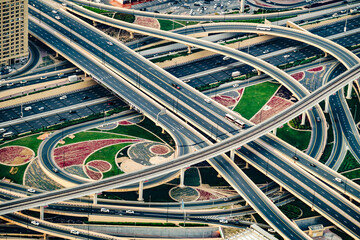 高速道路の複雑なジャンクション（アラブ首長国連邦・ドバイ）
