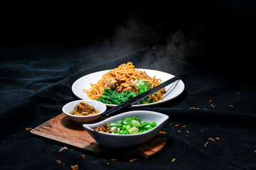noodles with vegetables and meat