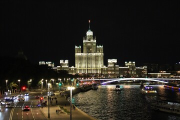 Fototapeta premium Moskva river in the heart of Moscow during night. Shot taken close to Zaryadye park. 