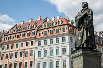 Fototapeta premium Schön restaurierte Wohnhäuser in Dresden