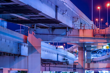高速道路と横浜の夜景（首都高速道路）