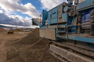 Mechanical conveyor belt in a quarry