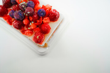 フルーツティラミスのイメージ（白バック）