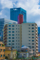 横浜みなとみらいのビル群と青空