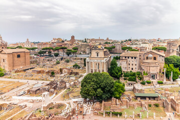Obraz premium The view of the Forum Romanum on the Palatine Hill in Rome
