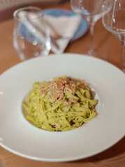 Plato de pasta fresca italiana casera  y queso ricota