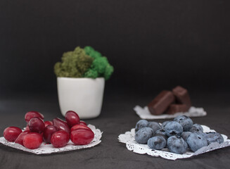 What is the difference between natural and artificial sugars?