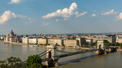 Fototapeta na wymiar Kettenbrücke - Parlamentsgbäude Budapest Ungarn
