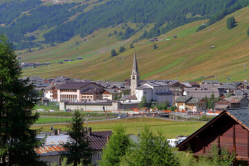 Fototapeta na wymiar Livigno, Valtellina, Italia