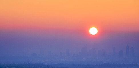 Sonnenaufgang mit Silhuette Frankfurt