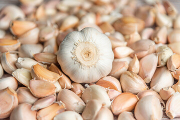 Garlic bulb and Garlic cloves 