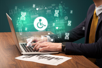 hand browsing on the internet for medical issues