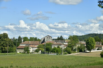 Le Bourg de Champagne dans le canton de Verteillac au Périgord Vert 