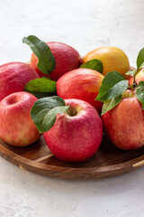 Red apples 