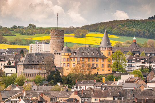 Genovevaburg &uuml;ber Mayen in der Vulkaneifel