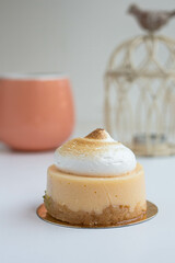 lemon cake with cream.