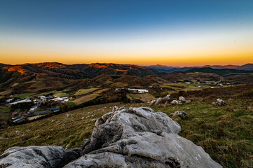 カルスト台地の夕暮れ