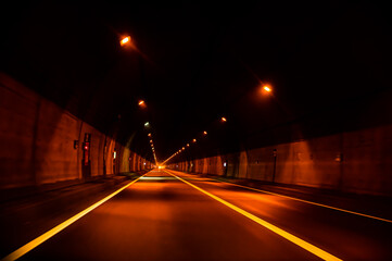 Fototapeta na wymiar 暗がりのトンネル　ホラー