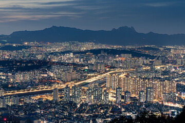 Fototapeta na wymiar night view of seoul