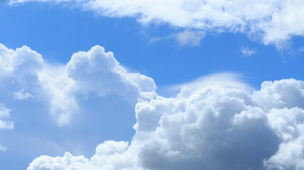 Obraz na płótnie Canvas white clouds with blue sky