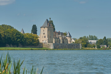 Fototapeta na wymiar château de la chapelle-d'angillon