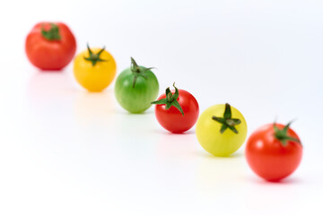 ポップで可愛いカラフルなプチトマト