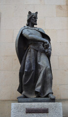 Fototapeta na wymiar Statue in homage to King Alfonso VIII 