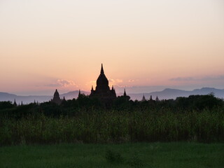 Obraz premium Pagodas field at sunset Bagan , Myanmar