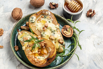 Pears baked with dorblu, gorgonzola, roquefort cheese, honey and walnuts. Healthy fats, clean eating for weight loss