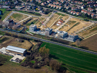 vue aérienne d'immeubles en construction à Ecquevilly  dans les Yvelines en France