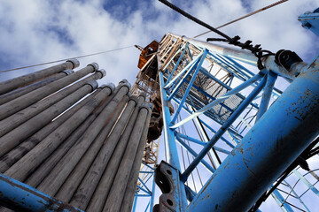 Drilling rig in oil field for drilled into subsurface in order to produced crude