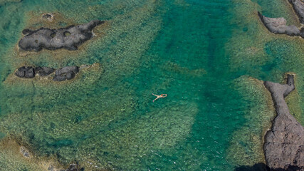 fotografia aerea dell isola di linosa in sicilia
