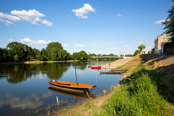 Paysage de bord de Loire en Anjou, voyage sur les rivières de France.