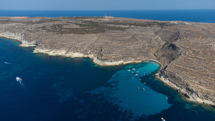 fotografia aerea dell isola di Lampedusa in Sicilia - obrazy, fototapety, plakaty